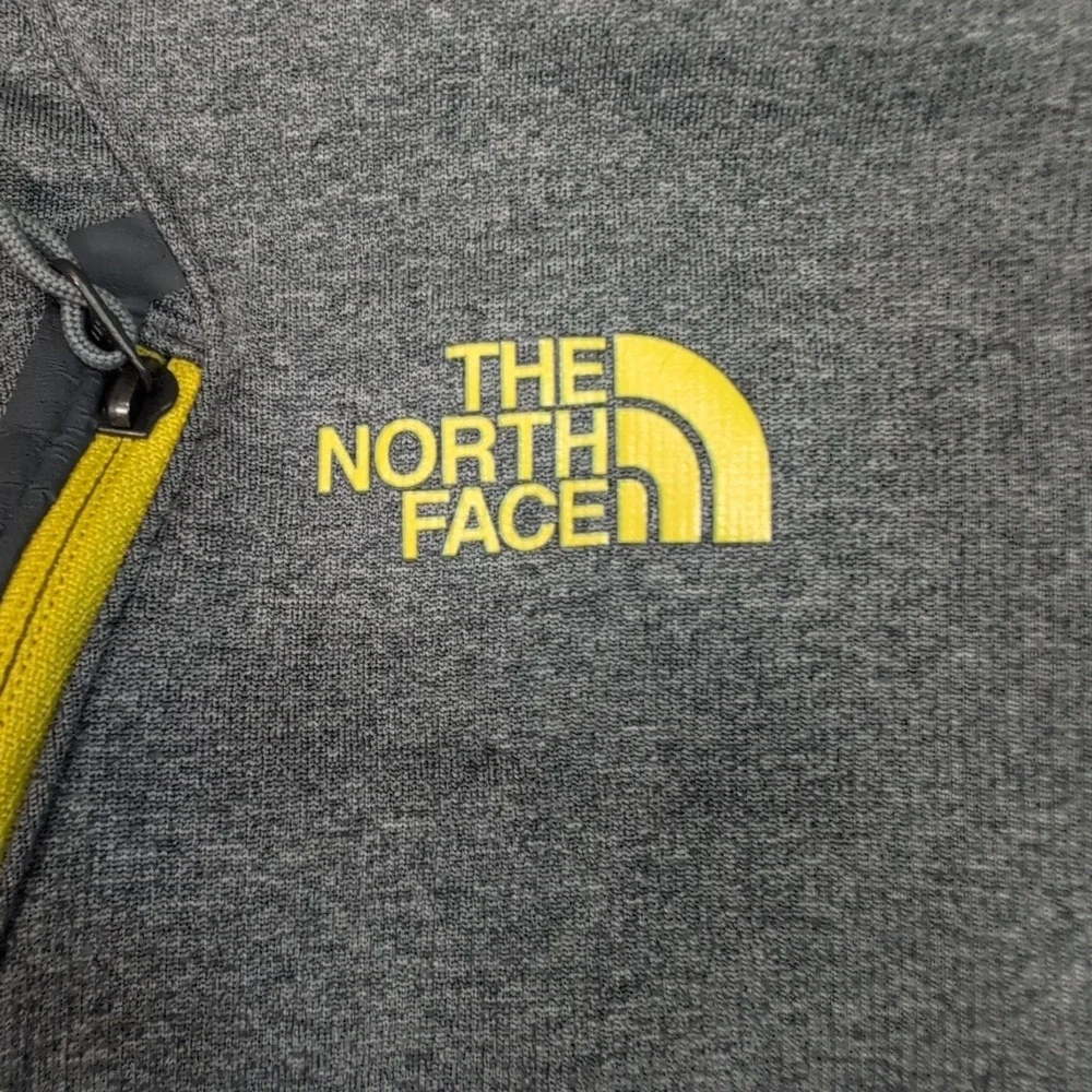 The North Face Sweatshirt Mens M Gray Half Zip‎ Gorpcore Outdoors Comfort Casual